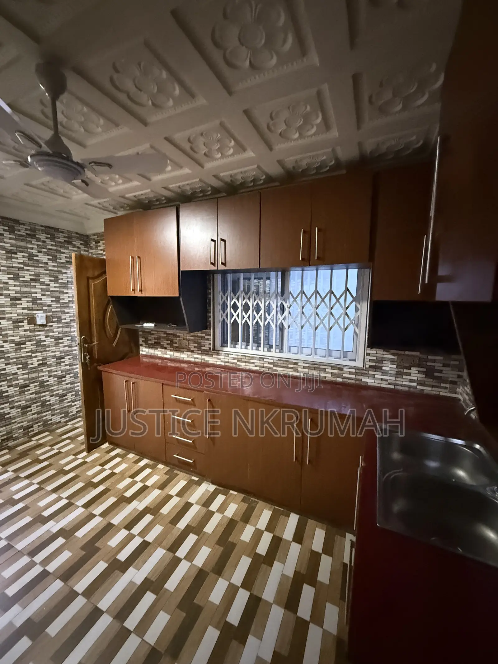 4bdrm Apartment in West Hills Mall Area for rent