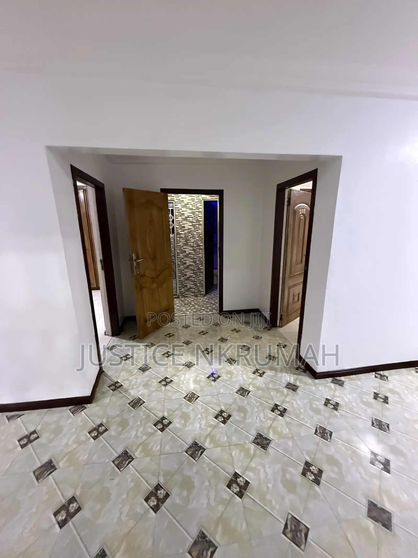 4bdrm Apartment in West Hills Mall Area for rent