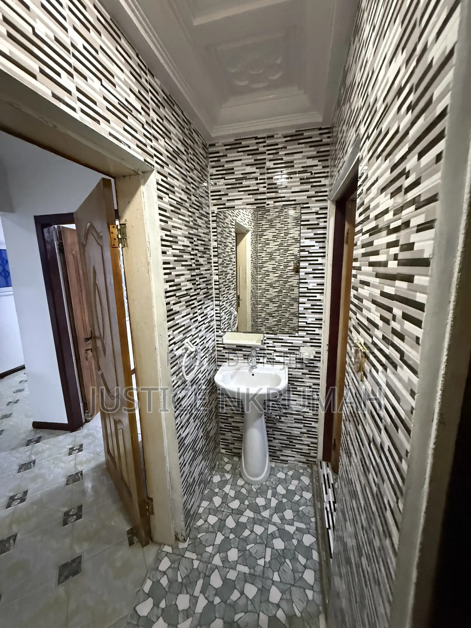 4bdrm Apartment in West Hills Mall Area for rent
