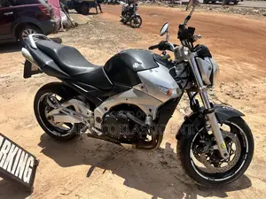 Suzuki GSR 2010 Black