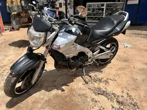Suzuki GSR 2010 Black