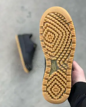 Nike Air Force 1 Luxe
