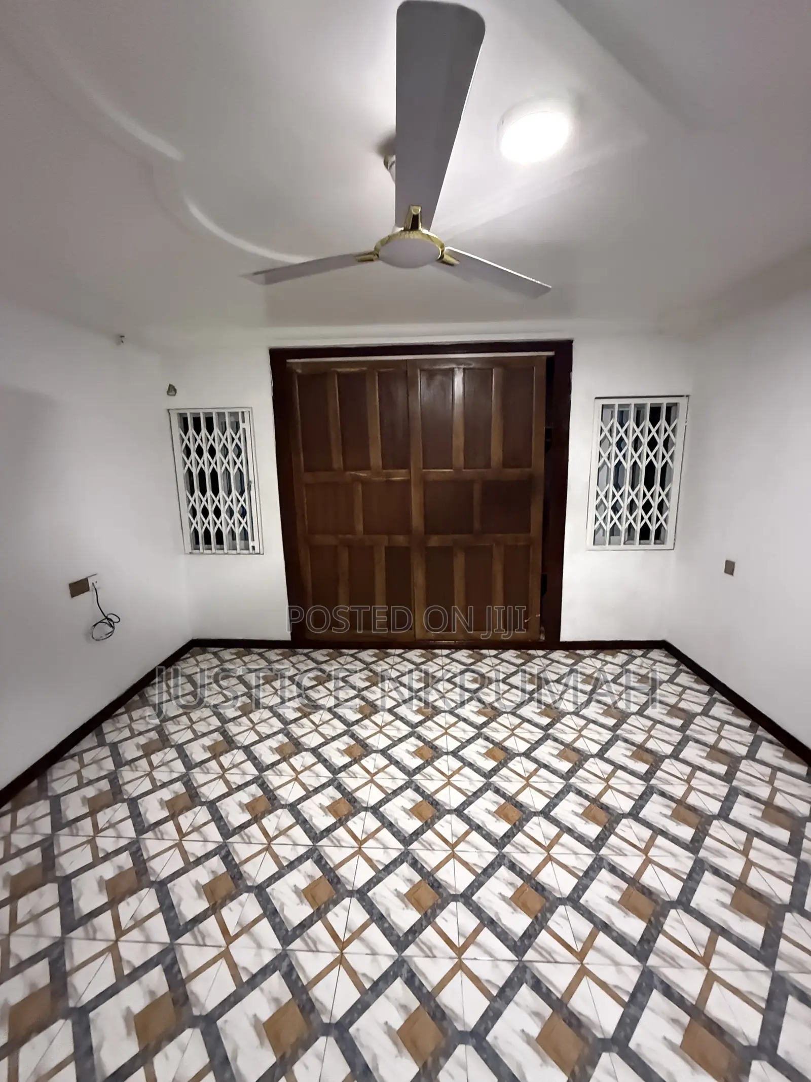 4bdrm Apartment in West Hills Mall Area for rent