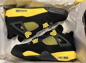 Nike Air Jordan 4 Retro "Thunder"