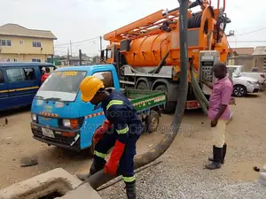 5ws Waste Management Service or Toilet Puller