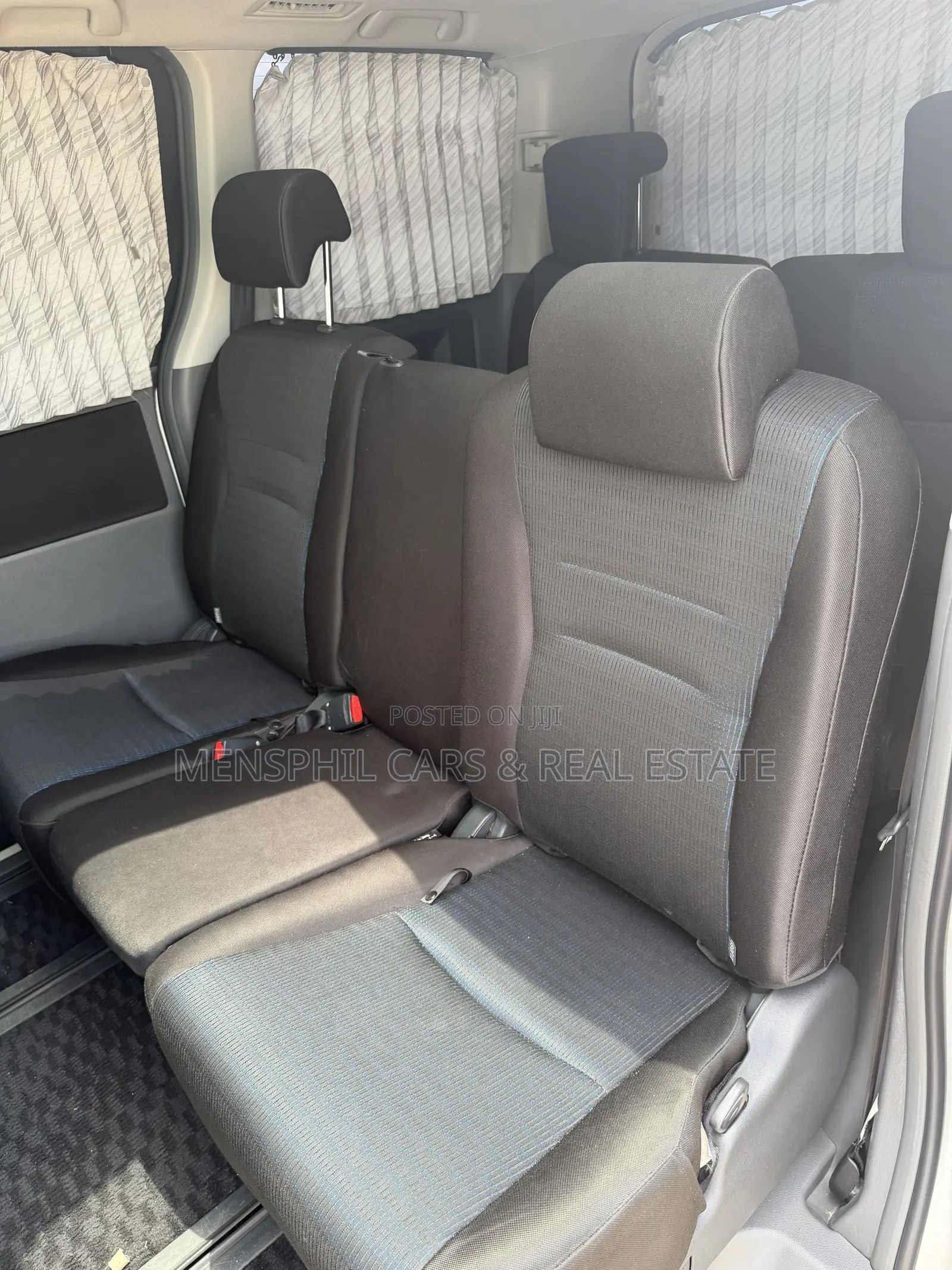 Toyota Voxy 2011 White