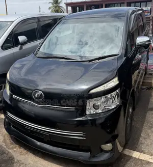 Toyota Voxy 2011 Black