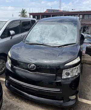 Toyota Voxy 2011 Black