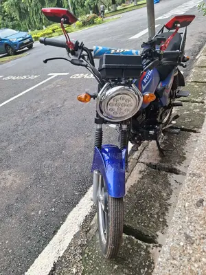 New Royal RY125 2026 Blue
