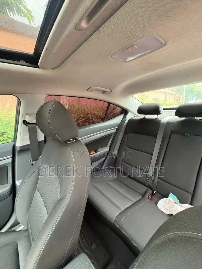 Hyundai Elantra Value Edition Sedan FWD (2.0L 4cyl 6A) 2017 Blue