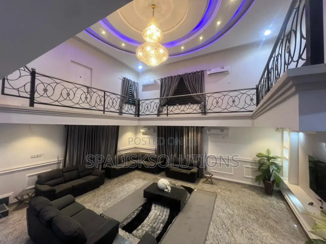 Furnished 8bdrm House in Kasoa for sale