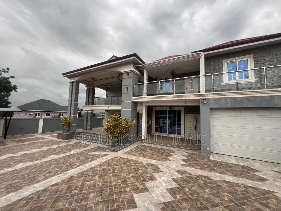 Furnished 8bdrm House in Kasoa for sale
