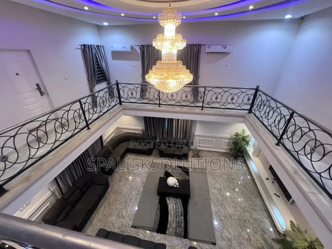 Furnished 8bdrm House in Kasoa for sale