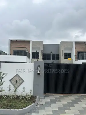 4bdrm Townhouse / Terrace in Fairhaven, Airport Residential Area