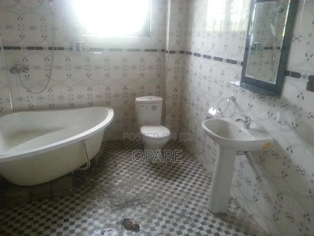 3bdrm Apartment in Geokat Ventures, Accra Metropolitan for sale