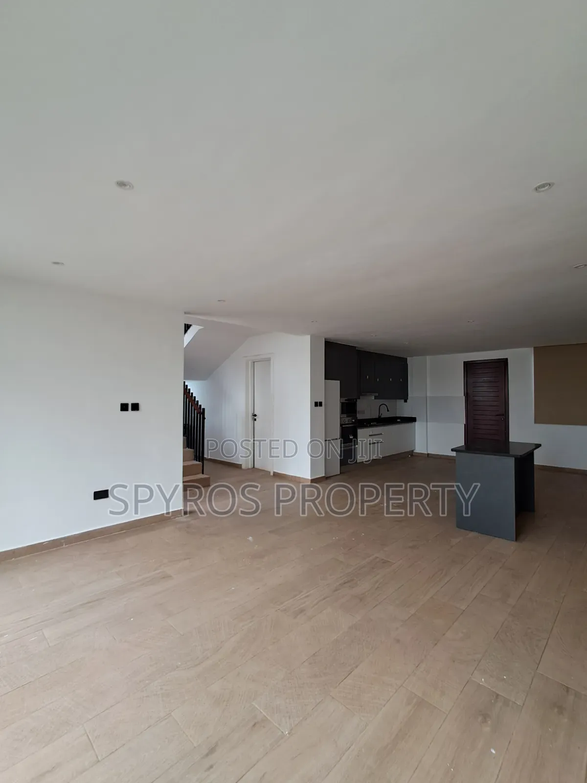 4bdrm Townhouse / Terrace in 15 Burma Enclave for rent