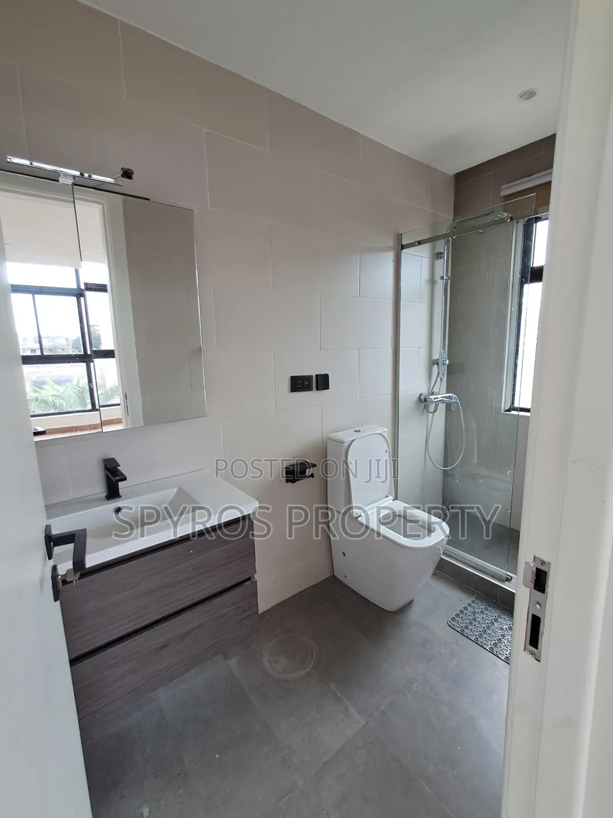 4bdrm Townhouse / Terrace in 15 Burma Enclave for rent