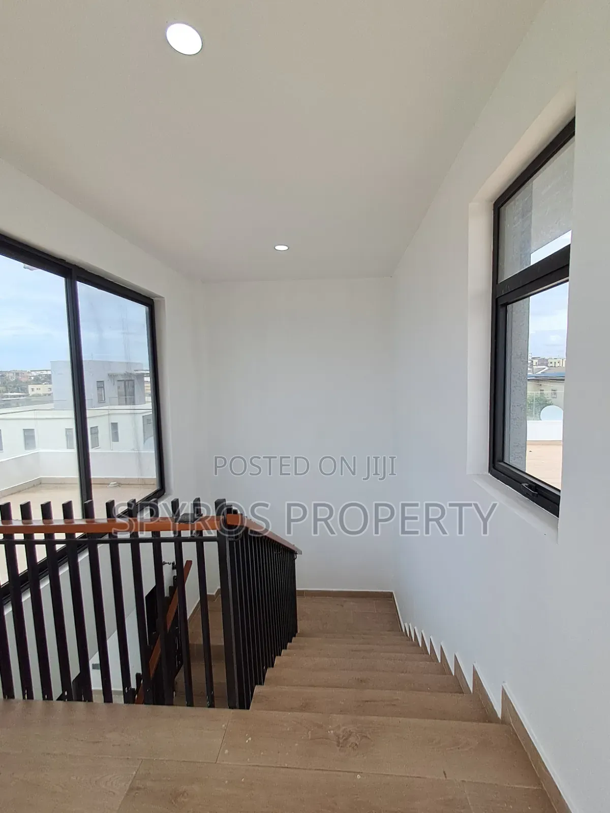 4bdrm Townhouse / Terrace in 15 Burma Enclave for rent