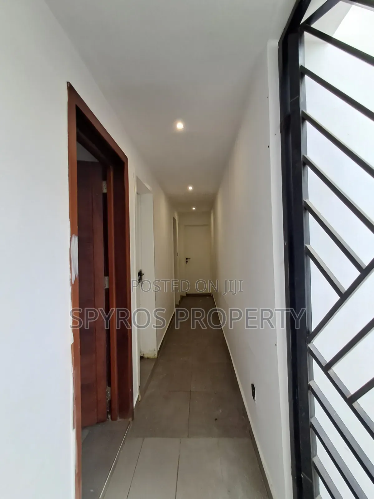 4bdrm Townhouse / Terrace in 15 Burma Enclave for rent