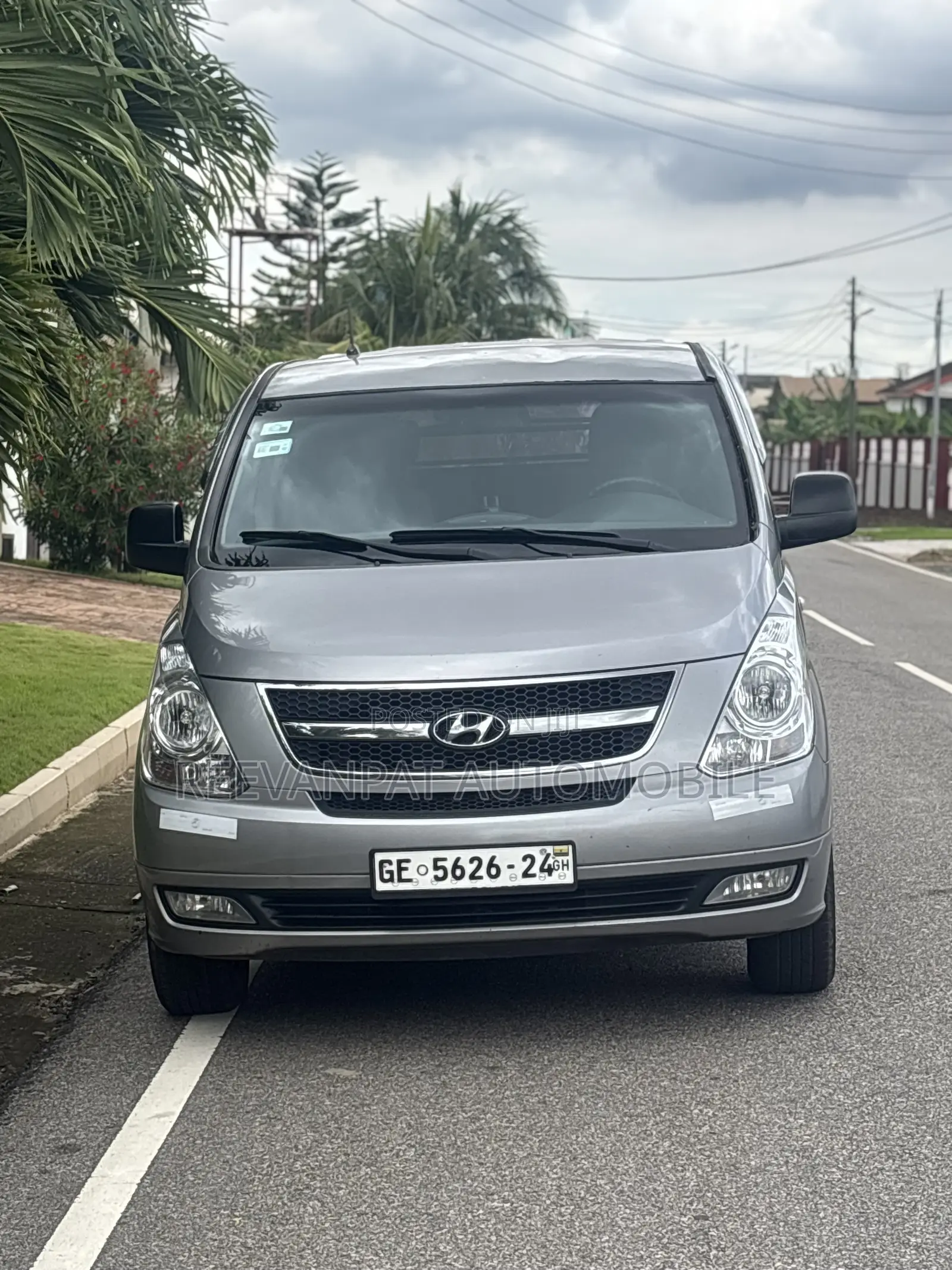 Hyundai H200 2015 Silver