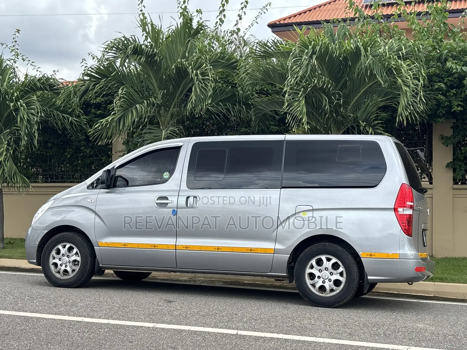 Hyundai H200 2015 Silver