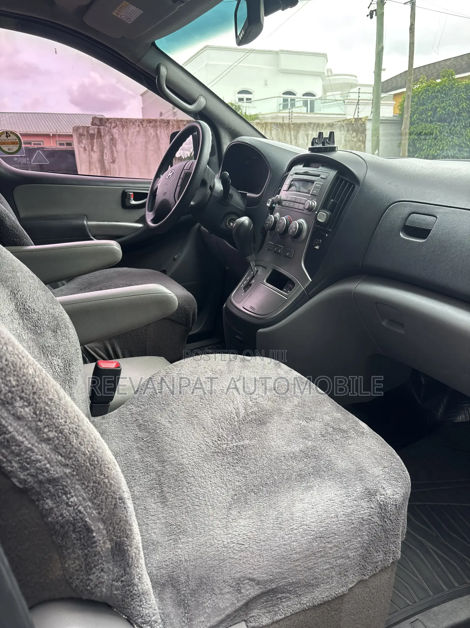 Hyundai H200 2015 Silver