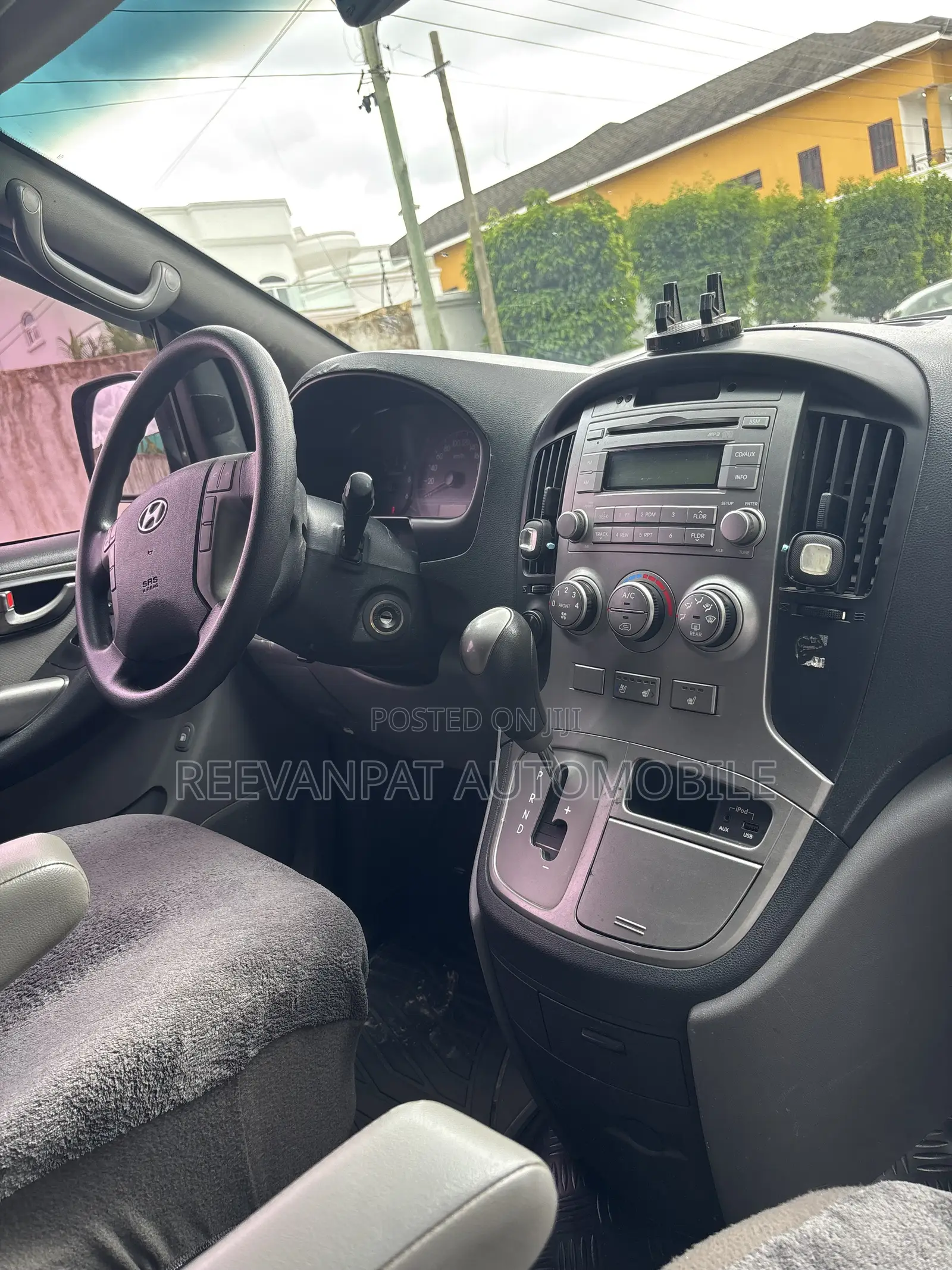 Hyundai H200 2015 Silver