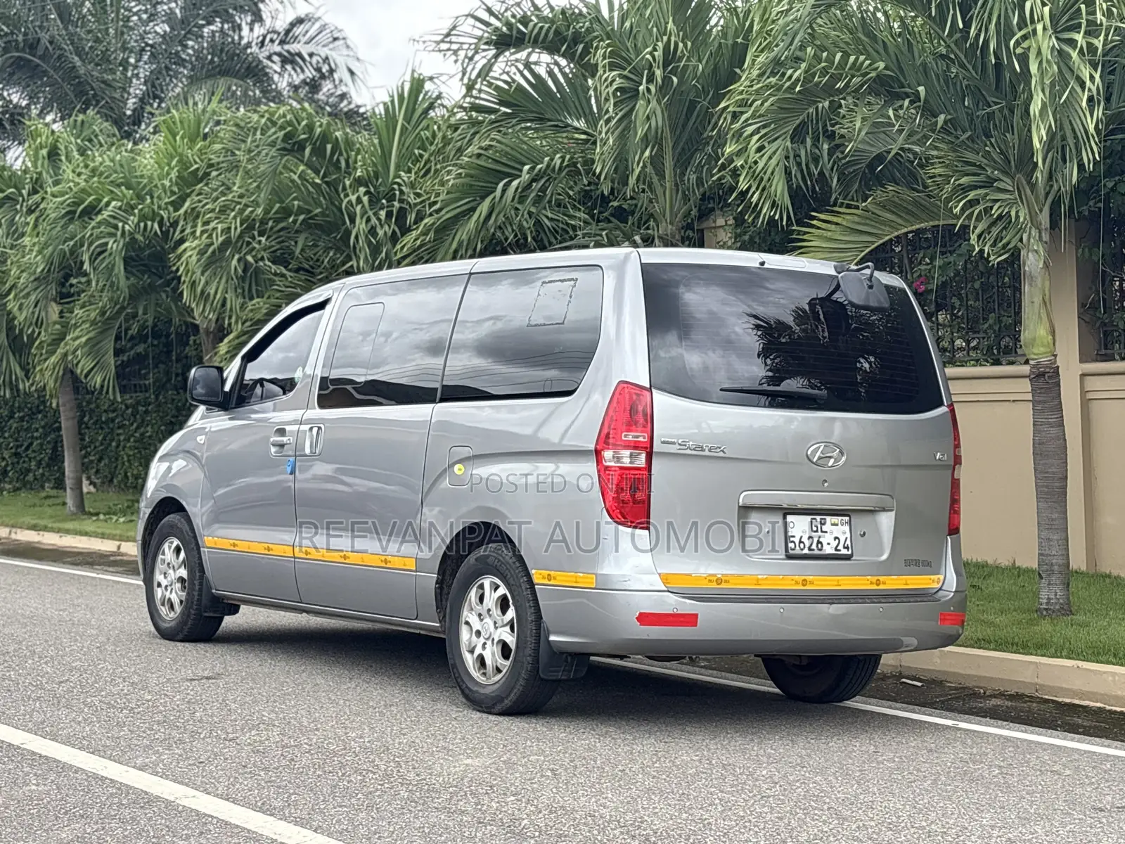 Hyundai H200 2015 Silver