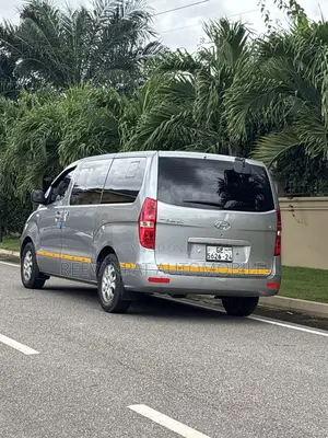Hyundai H200 2015 Silver