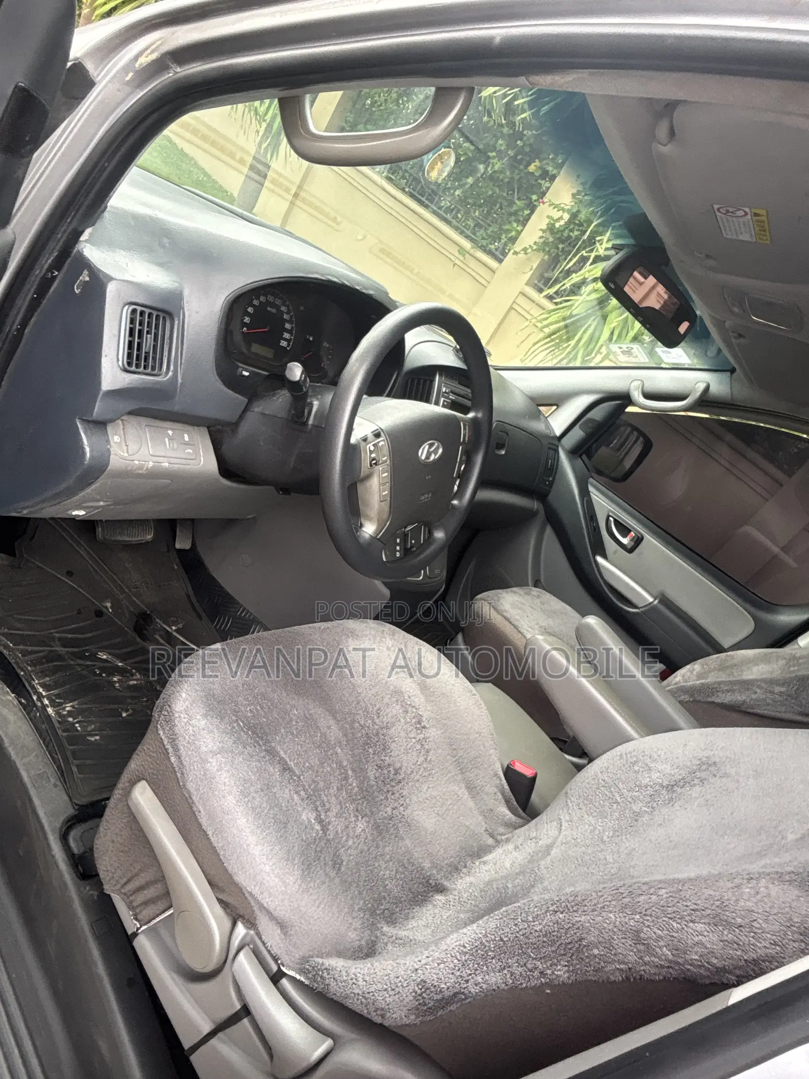 Hyundai H200 2015 Silver