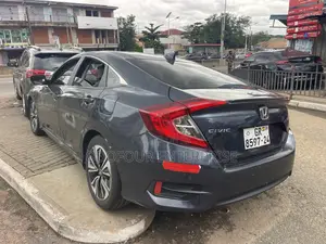 Honda Civic Sport 4dr Hatchback (1.5L 4cyl) 2017 Gray