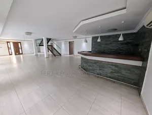 7bdrm Mansion in East Airport, Papaye for sale