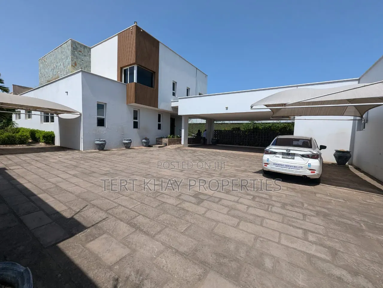 7bdrm Mansion in East Airport, Papaye for sale