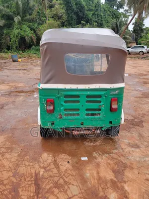 Bajaj RE 2020 Green