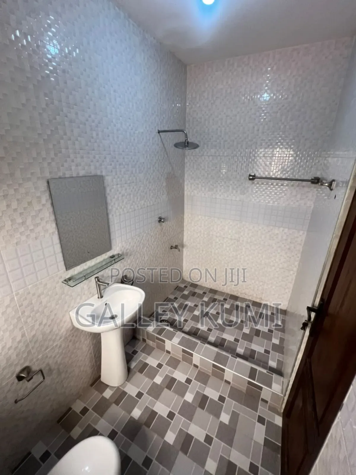 2bdrm Apartment in Expert Apartments, Ashomang Estate for rent