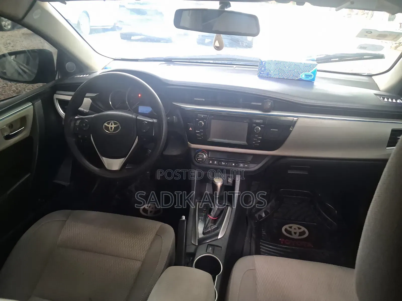 Toyota Corolla LE Plus 4dr Sedan (1.8L 4cyl CVT) 2015 Gray