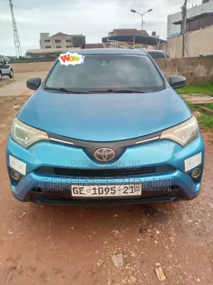 Toyota RAV4 LE 4dr SUV (2.5L 4cyl 6A) 2018 Blue