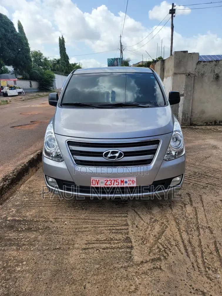 Hyundai Starex 2016 Silver