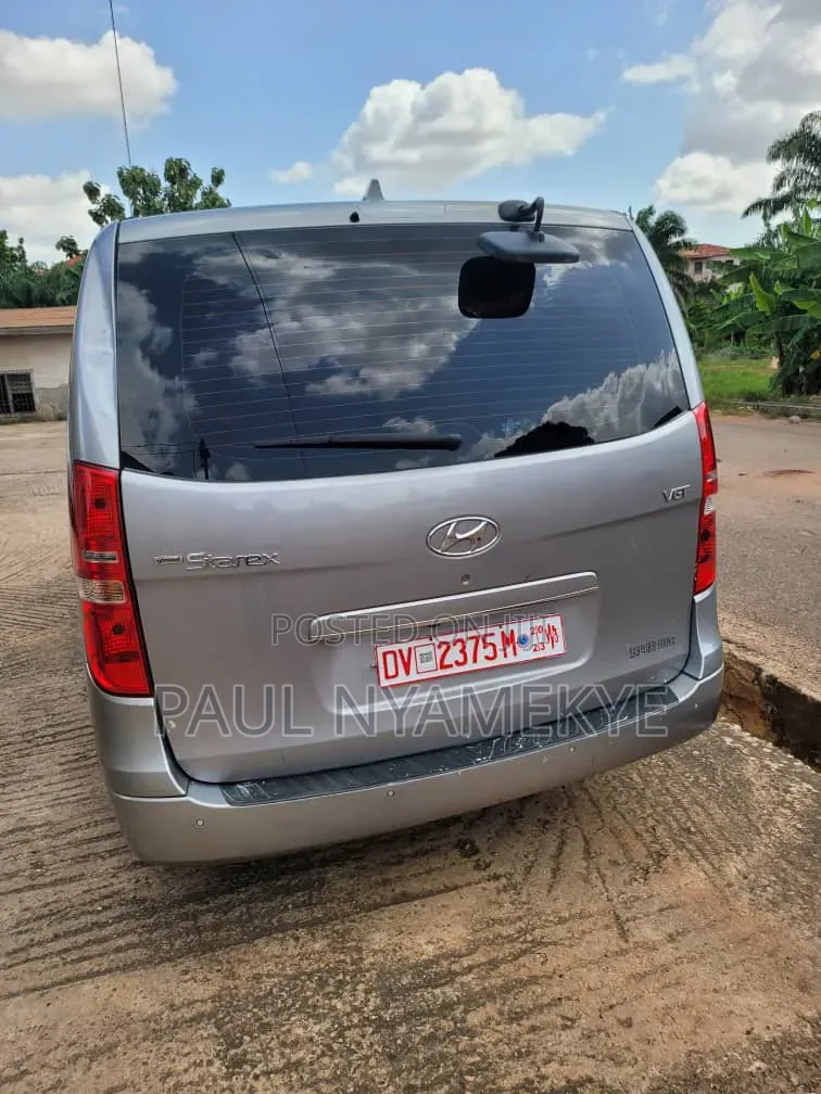 Hyundai Starex 2016 Silver