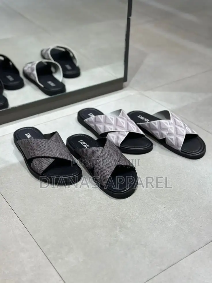 Hermès Chypre Sandals in Noir