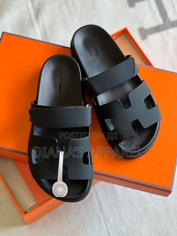 Hermès Chypre Sandals in Noir