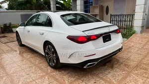 Mercedes-Benz E300 2025 White