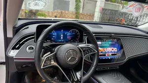 Mercedes-Benz E300 2025 White
