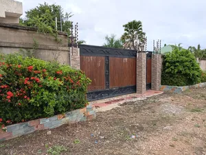 4bdrm Duplex in Community 25 for sale