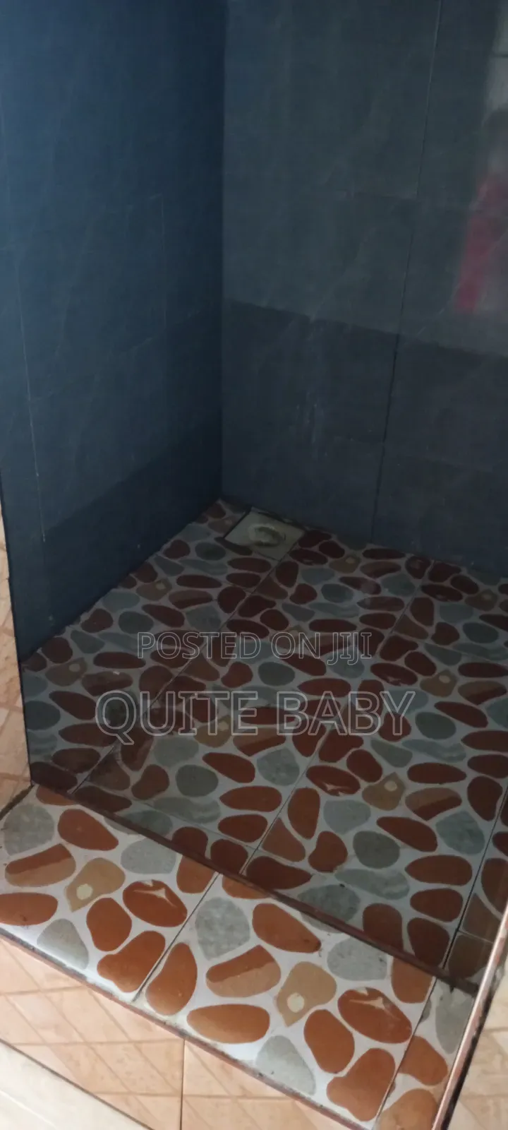 1bdrm Room & Parlour in Nana Krom, School Junction for rent