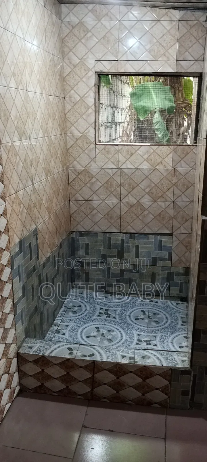 1bdrm Room & Parlour in Nana Krom, School Junction for rent