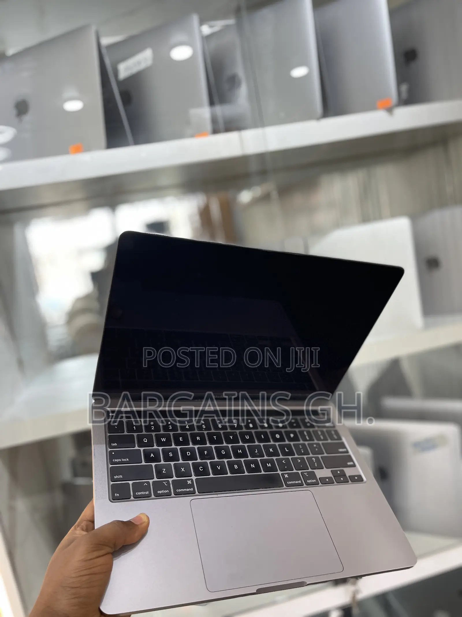 New Laptop Apple MacBook Pro 2020 8GB Intel Core i5 SSD 256GB