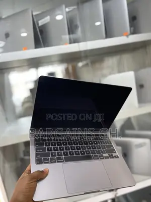 New Laptop Apple MacBook Pro 2020 8GB Intel Core i5 SSD 256GB
