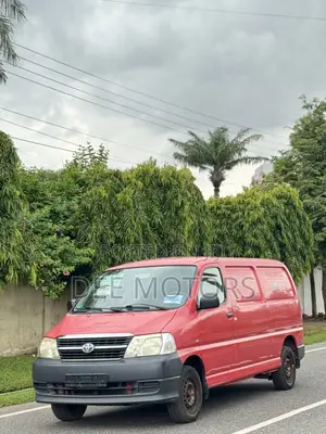 Toyota HiAce 2010 Red