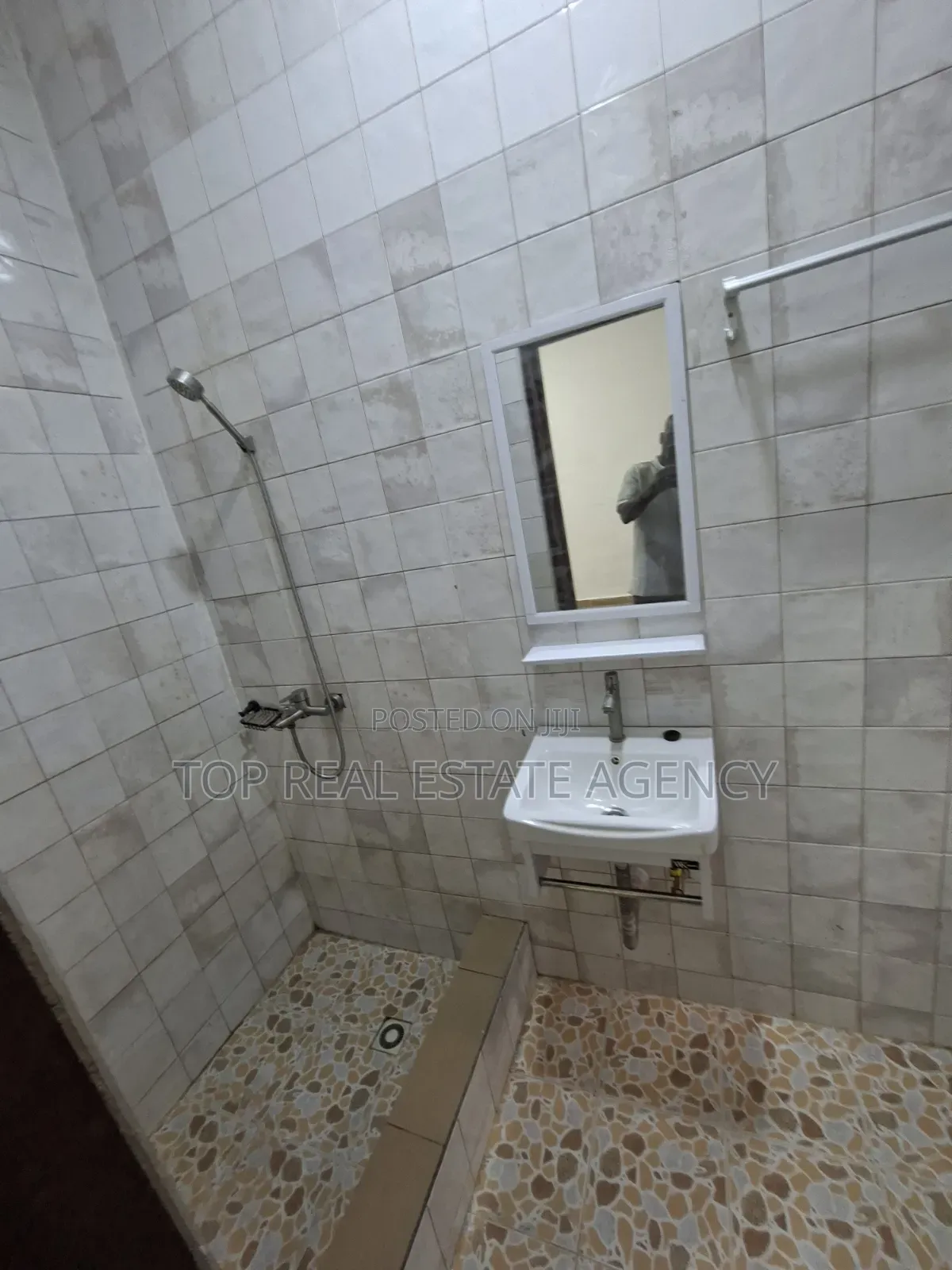 1bdrm Apartment in Pillar 2, Ga East Municipal for rent